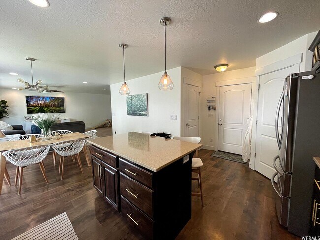 Building Photo - 616 W 4050 N