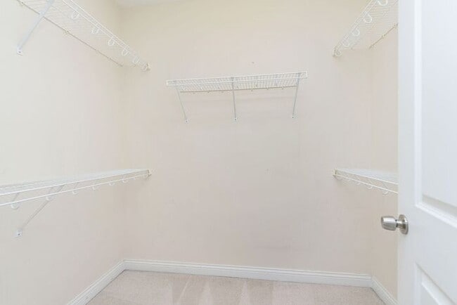 Building Photo - 2 Bed 2 Bath Lockerbie Townhome Steps From...