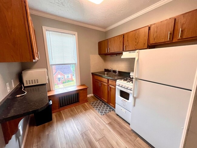 Building Photo - 1632 Steuben St