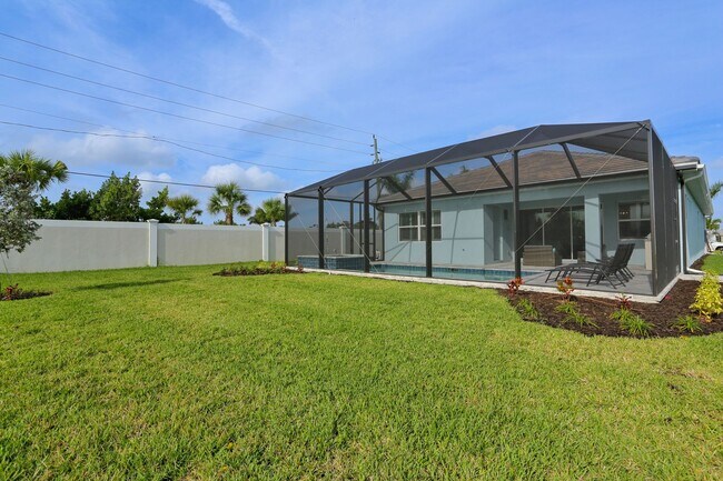 Building Photo - **Brand New, Bright & Beautiful Bonita Spr...