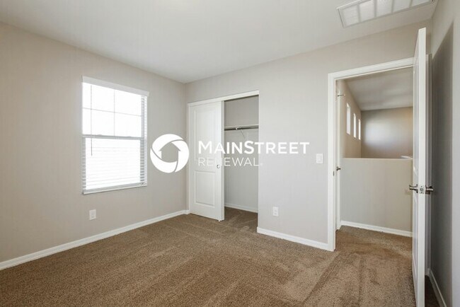 Building Photo - 3 Bedroom Pet-Friendly Home in Phoenix, AZ with Main Street Renewal