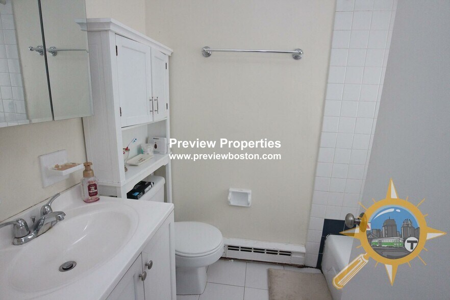 Primary Photo - 200 Kelton St