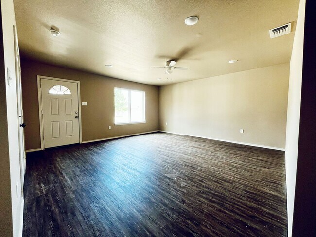 Building Photo - Brand New 3/2/1 In North Lubbock