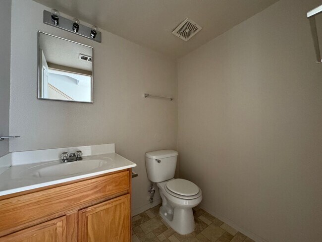 Building Photo - 14064 Tierra Halcon Dr
