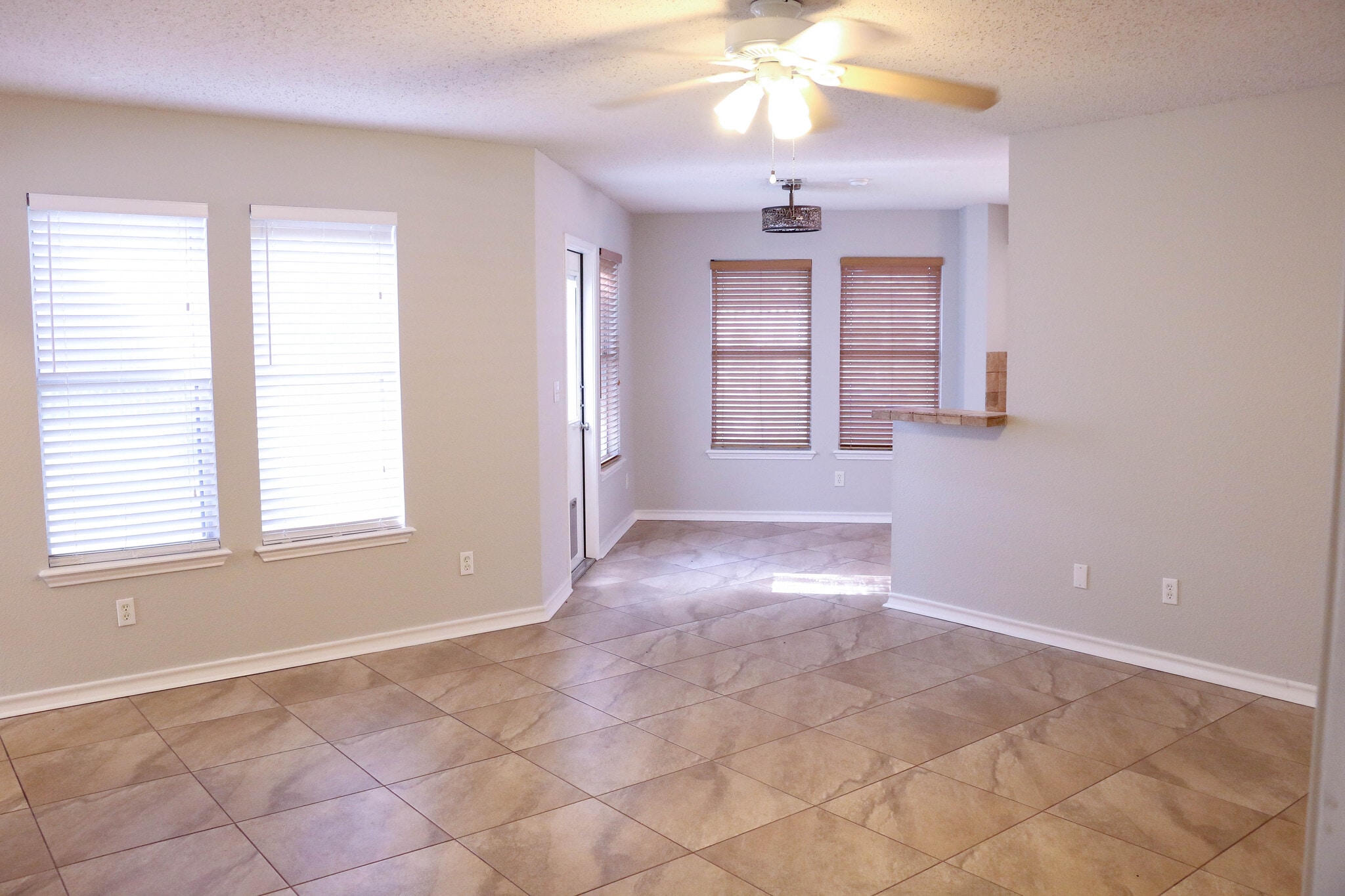 Living Room/Dining Room - 1013 Cupertino St