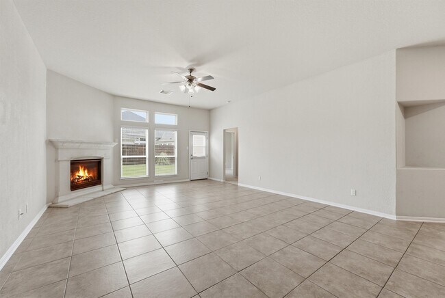 Building Photo - 5211 Cayenne Ln