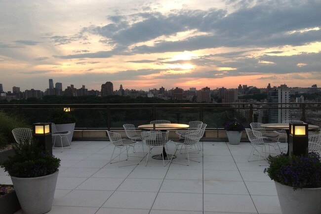 Building Photo - 1280 5th Ave