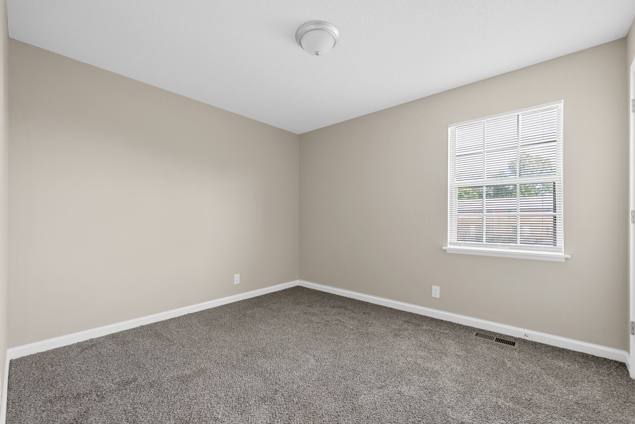 Building Photo - 261 Winters Ct