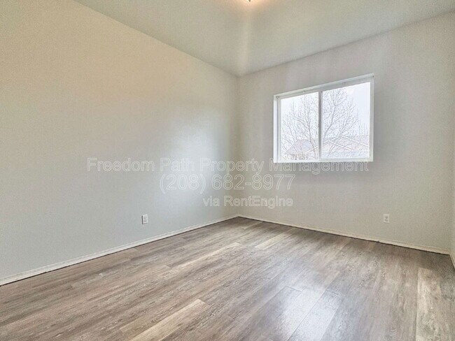 Building Photo - 2648 Iago St