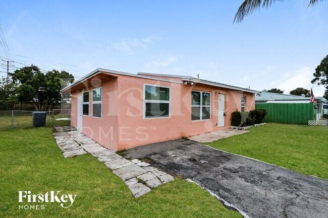 Primary Photo - 2932 Giuliano Ave