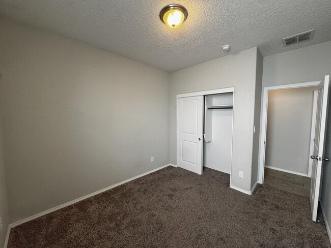 Building Photo - 6732 Oro Valley Rd NW