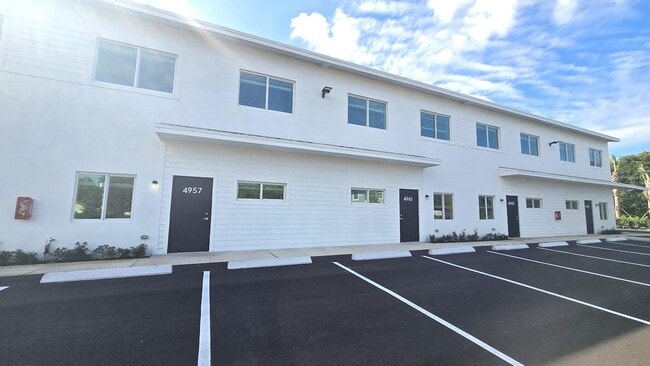 Primary Photo - 4957 Serafica Dr