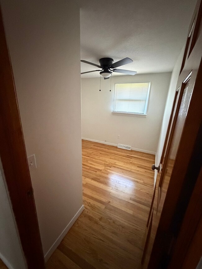 Building Photo - 8587 Caughdenoy Rd