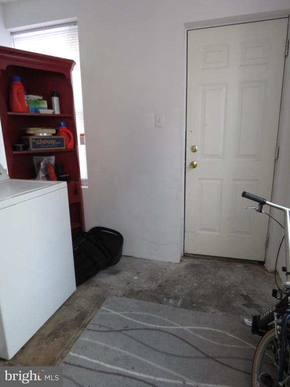 Building Photo - 519 N 35th St