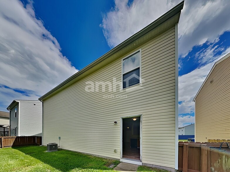 Building Photo - 5406 Englecrest Dr
