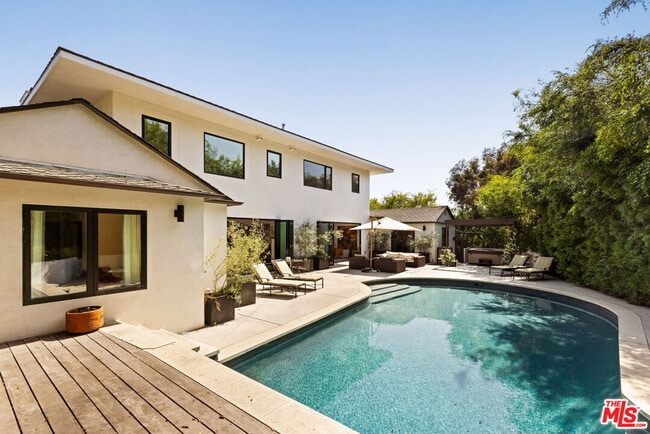 Building Photo - 4301 Cromwell Ave