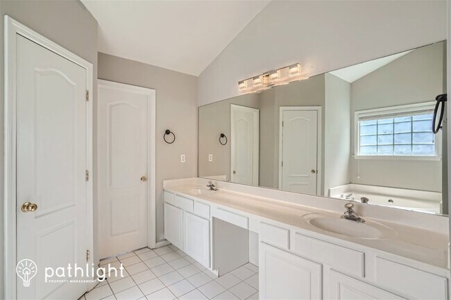 Building Photo - 435 Beckenham Walk Dr