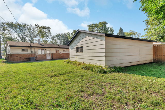 Building Photo - 1512 Lincoln Pl