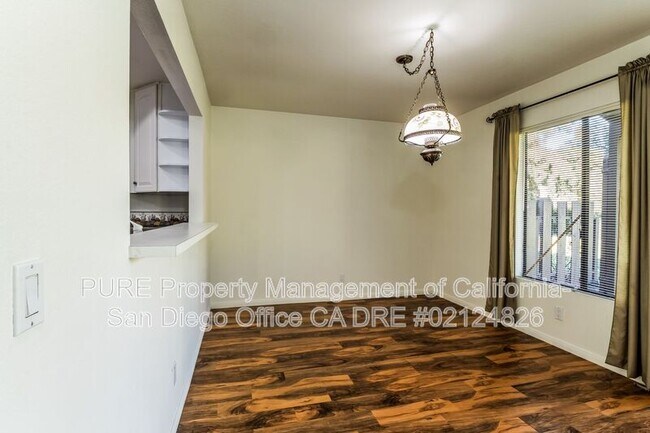 Building Photo - 2107 David Dr