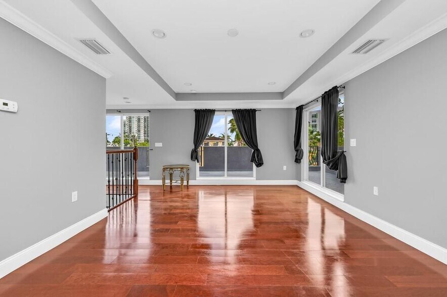 Building Photo - 486 SW 5th St