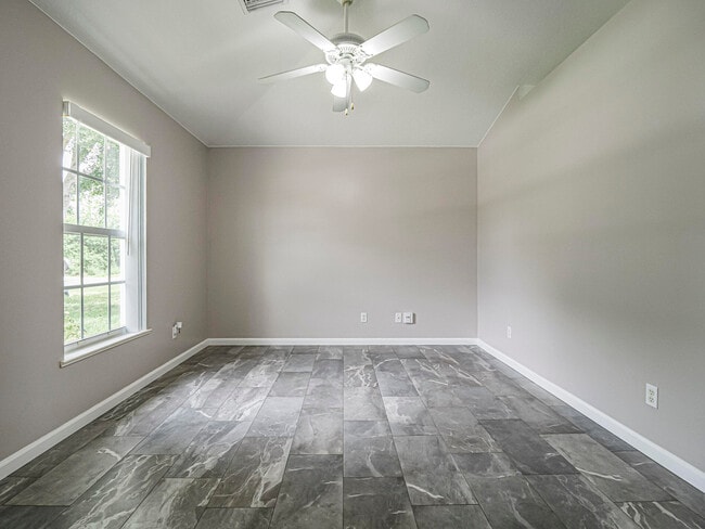 Building Photo - 1456 25th Ct SW