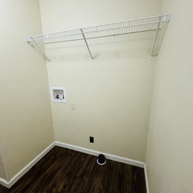 Building Photo - Now Leasing: Your 3 Bedroom | 2 Bathroom Country Retreat in the Heart of the City!