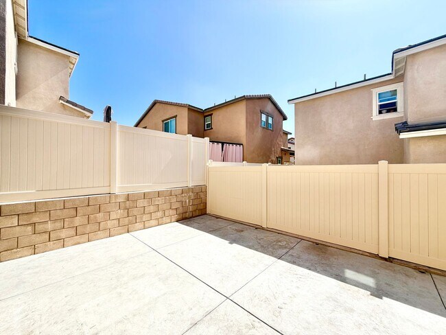 Building Photo - 24242 Hazelnut Ave