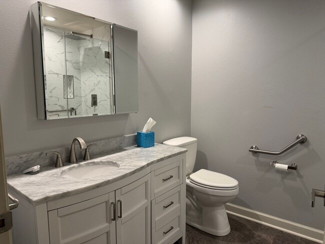 Building Photo - The Preserve at Indigo Run - First Floor with Garage and Screened Porch!