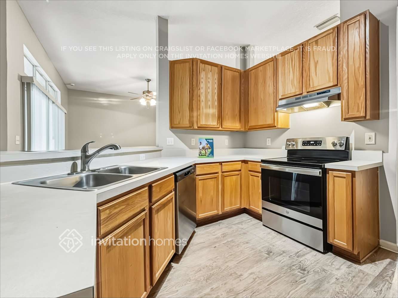 Building Photo - 14091 Summer Breeze Dr E