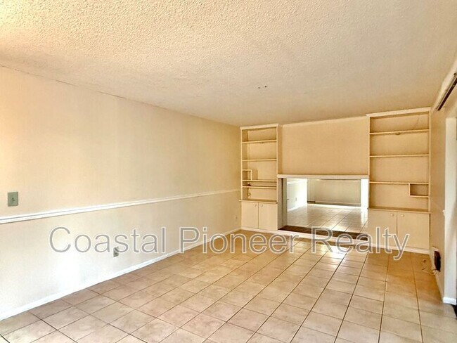 Building Photo - 5502 Pokeweed Ct