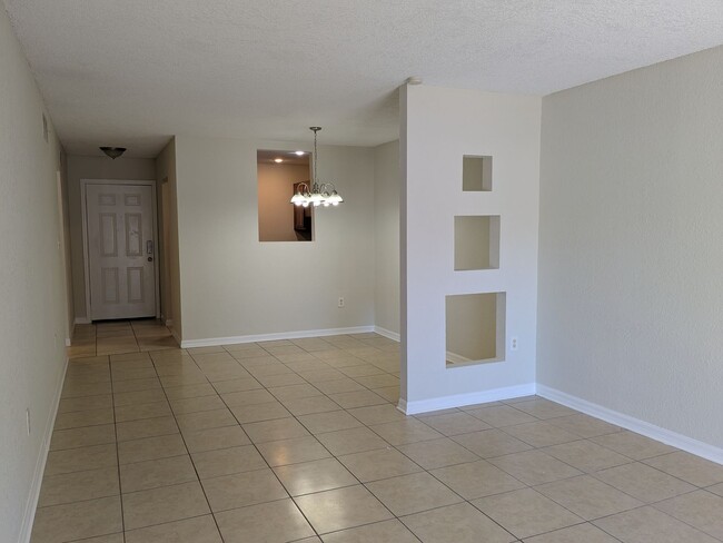 Building Photo - First Floor 1 Bedroom, 1 Bathroom Condo in Metro at Michigan Park