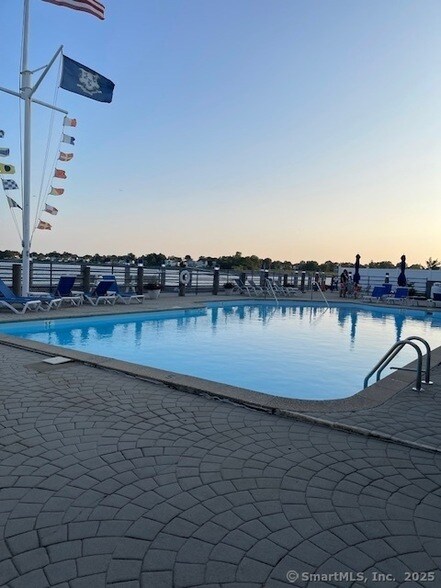 Building Photo - 69 Harbour Close