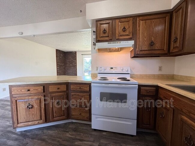 Building Photo - 919 1st Ave SW