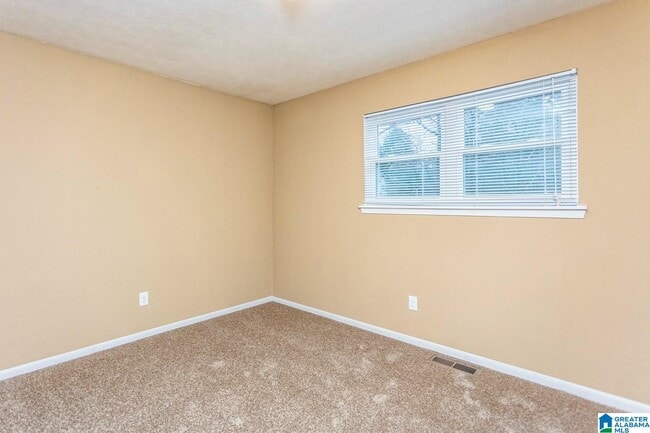 Building Photo - 506 Vardar Ln