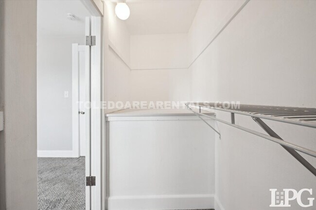 Building Photo - 630 Colima Dr