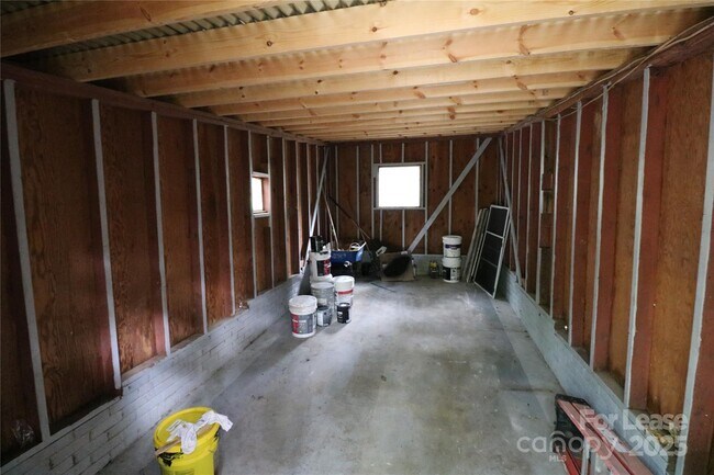 Building Photo - 310 Chaney St