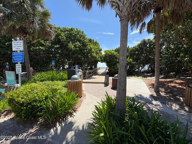 Building Photo - 77 Montecito Dr
