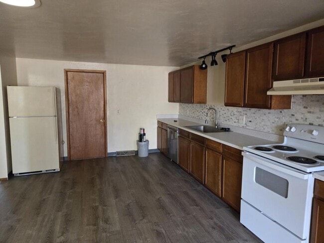 Building Photo - 1520 Stuart St