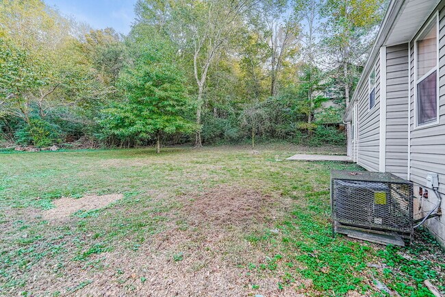 Building Photo - 5837 Janet Dr