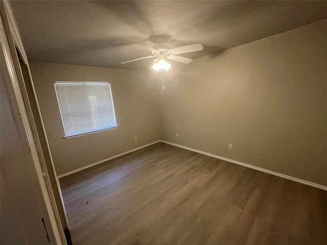 Building Photo - 713 Hogan