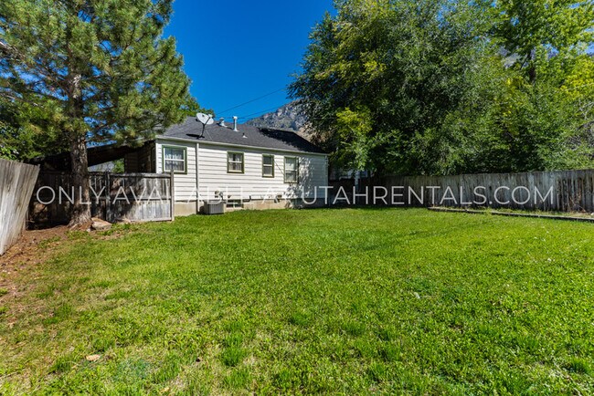 Building Photo - 1278 E 520 S St