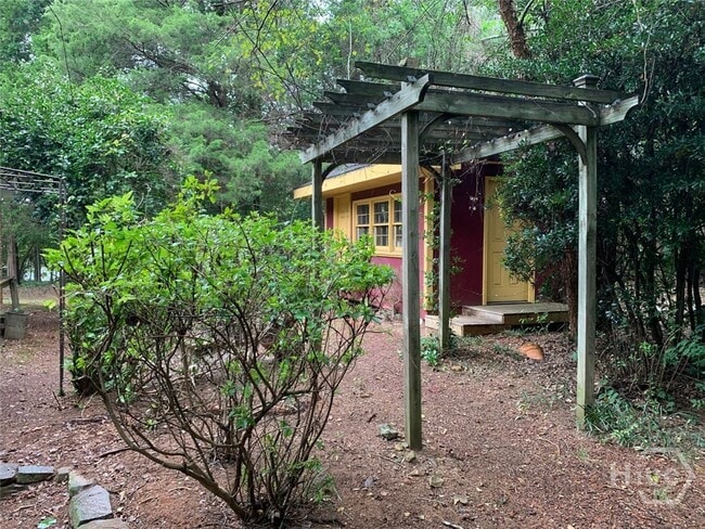 Building Photo - 1000 College Station Rd