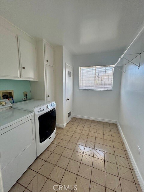 Building Photo - 4086 W 135th St