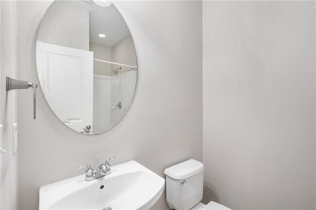 Building Photo - 1420 Briarhaven Trail