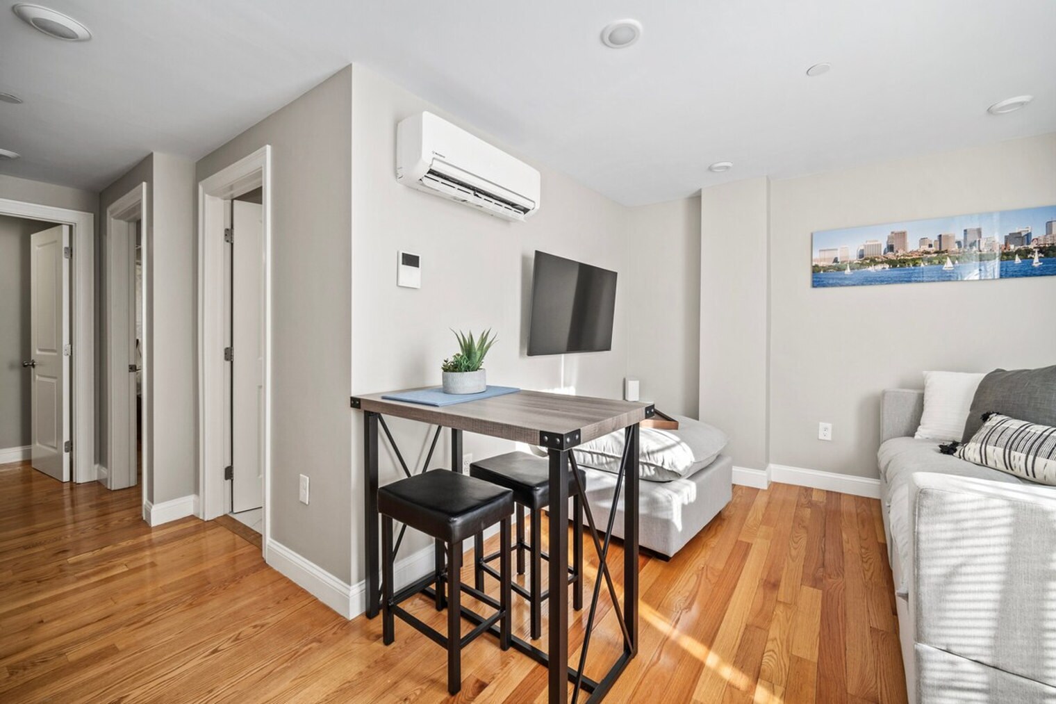 Building Photo - 169 Endicott St