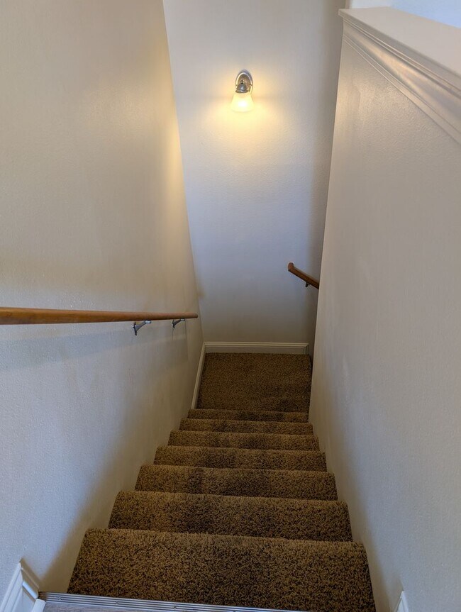 Building Photo - 286 La Valle Strada