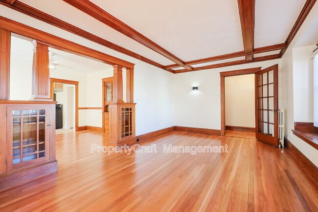 Building Photo - 105 Marlboro St