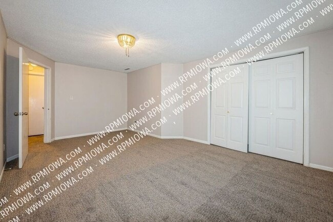 Building Photo - 2106 Timberline Ln