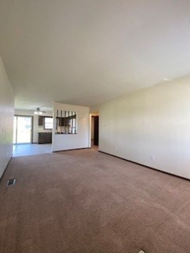 Building Photo - 1312 Co Rd 6