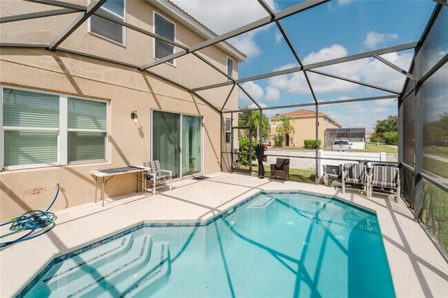 Building Photo - 851 Las Fuentes Dr